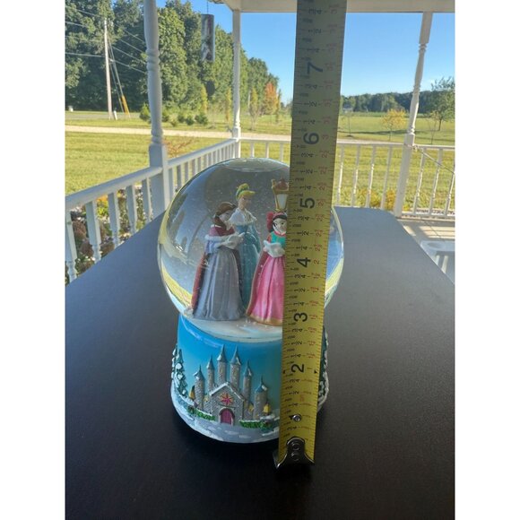 Disney Princesses Enesco Musical Water Snow Globe We Wish You a Merry Christmas - Picture 5 of 6